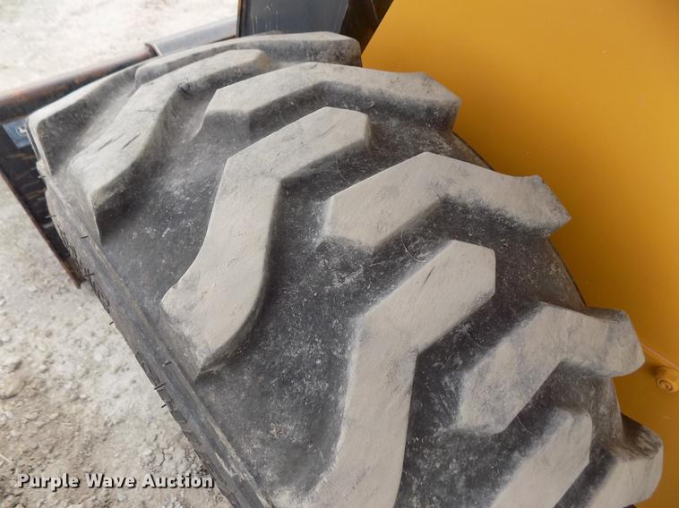 image for item DB9034 2010 John Deere 326D skid steer