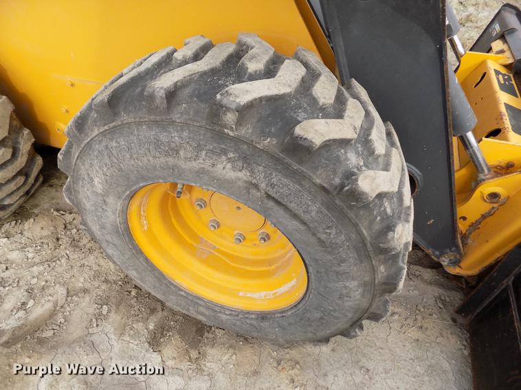 image for item DB9034 2010 John Deere 326D skid steer