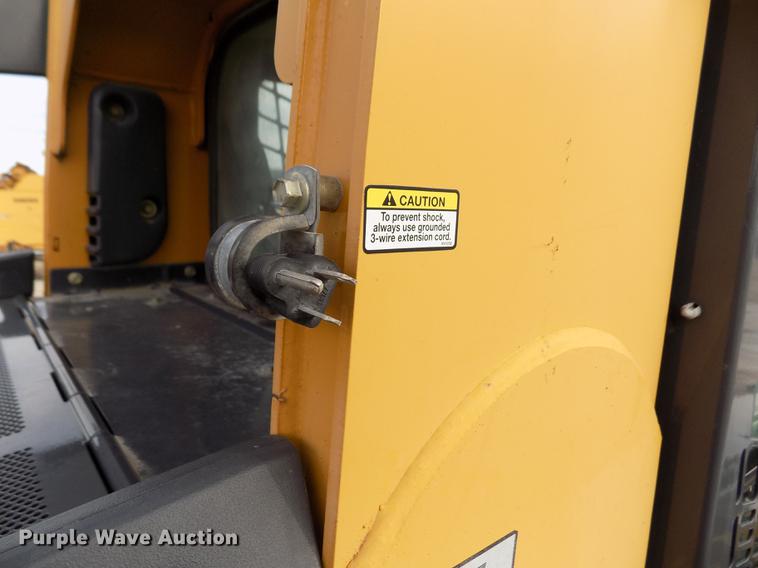 image for item DB9034 2010 John Deere 326D skid steer
