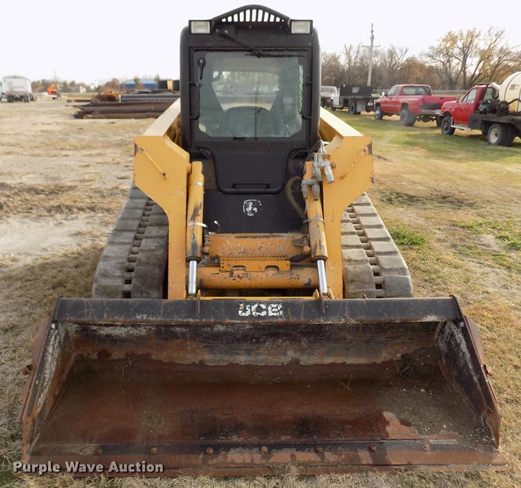 image for item DB9035 2009 John Deere CT332 skid steer