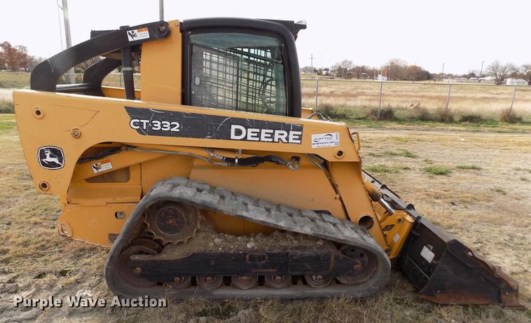 image for item DB9035 2009 John Deere CT332 skid steer