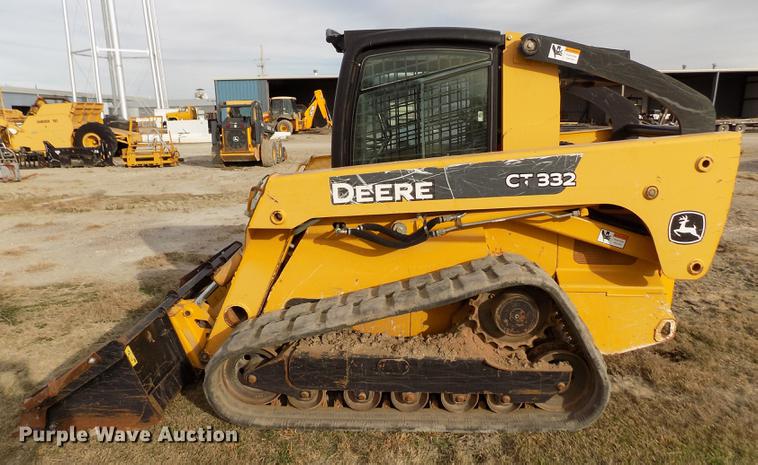 image for item DB9035 2009 John Deere CT332 skid steer