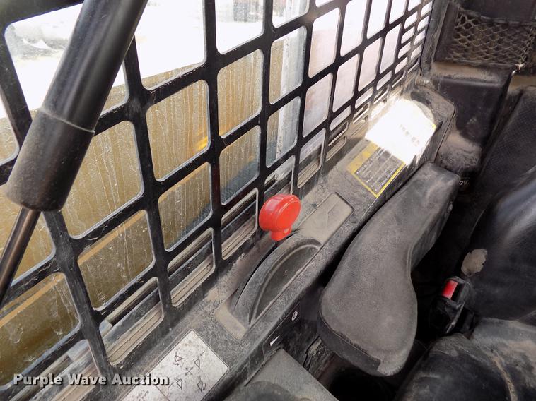 image for item DB9035 2009 John Deere CT332 skid steer