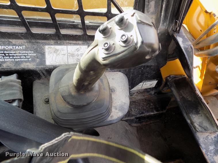 image for item DB9035 2009 John Deere CT332 skid steer