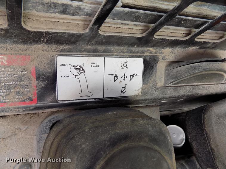 image for item DB9035 2009 John Deere CT332 skid steer