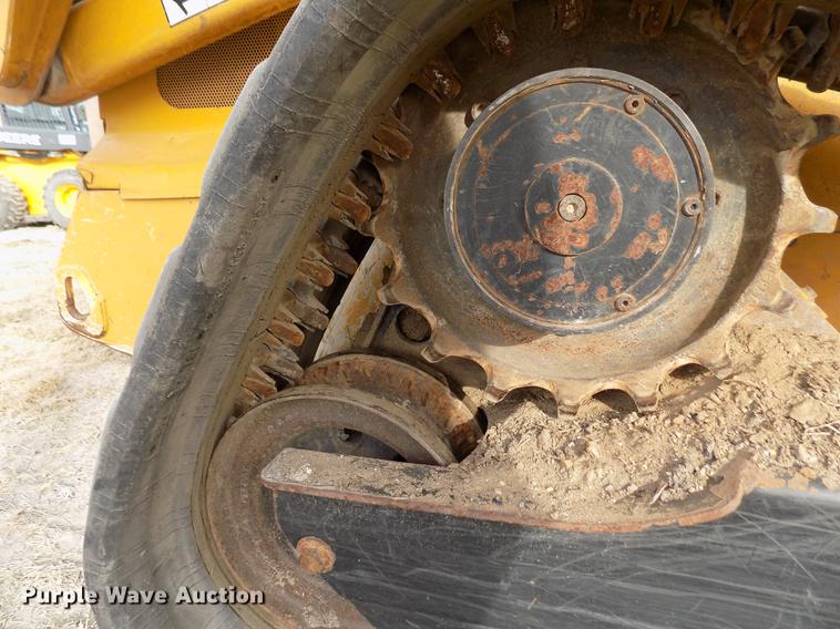 image for item DB9035 2009 John Deere CT332 skid steer