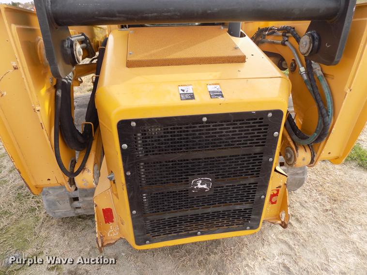 image for item DB9035 2009 John Deere CT332 skid steer