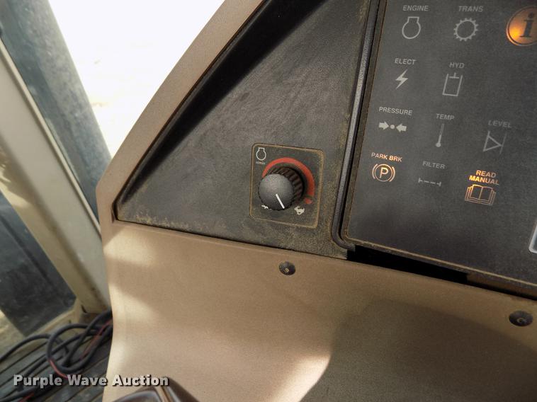 image for item DB9038 2002 John Deere 8320 MFWD tractor