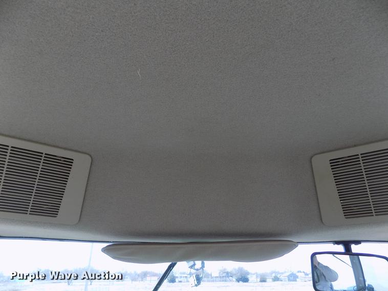 image for item DB9038 2002 John Deere 8320 MFWD tractor