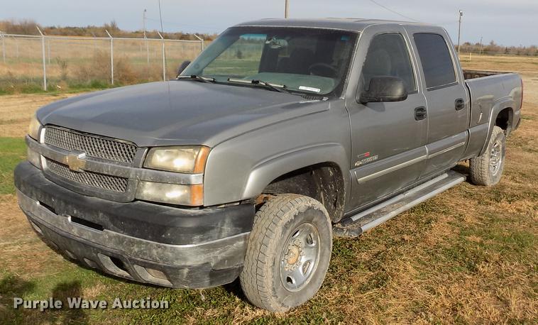image for item DY9114 2003 Chevrolet Silverado 2500HD LT Crew Cab pickup truck