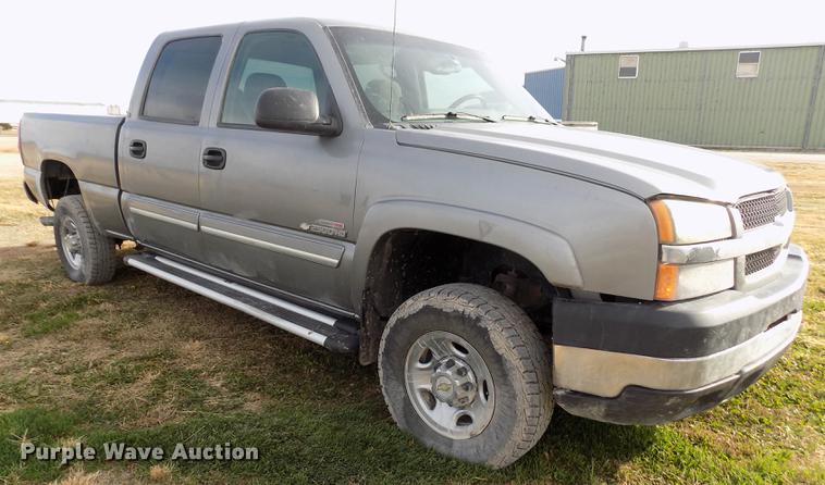 image for item DY9114 2003 Chevrolet Silverado 2500HD LT Crew Cab pickup truck