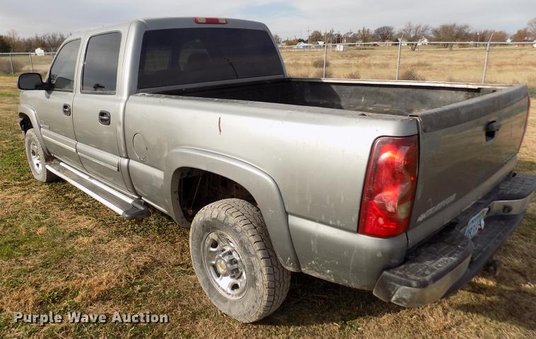 image for item DY9114 2003 Chevrolet Silverado 2500HD LT Crew Cab pickup truck