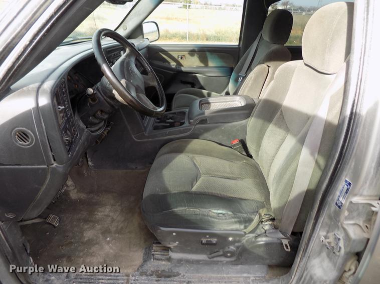 image for item DY9114 2003 Chevrolet Silverado 2500HD LT Crew Cab pickup truck