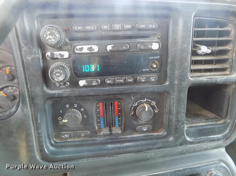 image for item DY9114 2003 Chevrolet Silverado 2500HD LT Crew Cab pickup truck