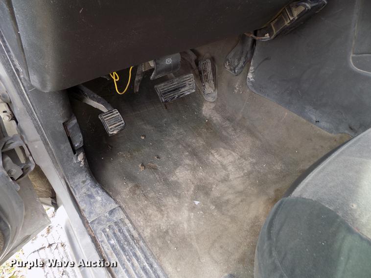 image for item DY9114 2003 Chevrolet Silverado 2500HD LT Crew Cab pickup truck