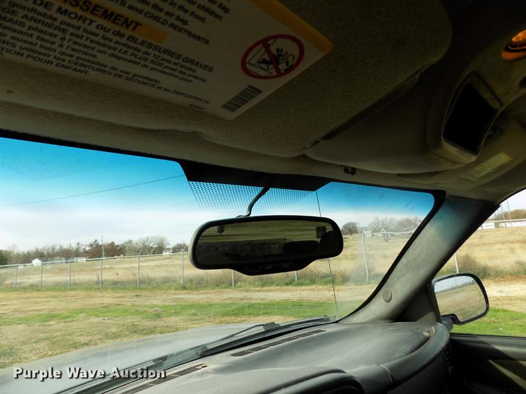 image for item DY9114 2003 Chevrolet Silverado 2500HD LT Crew Cab pickup truck