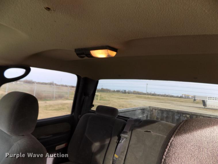 image for item DY9114 2003 Chevrolet Silverado 2500HD LT Crew Cab pickup truck