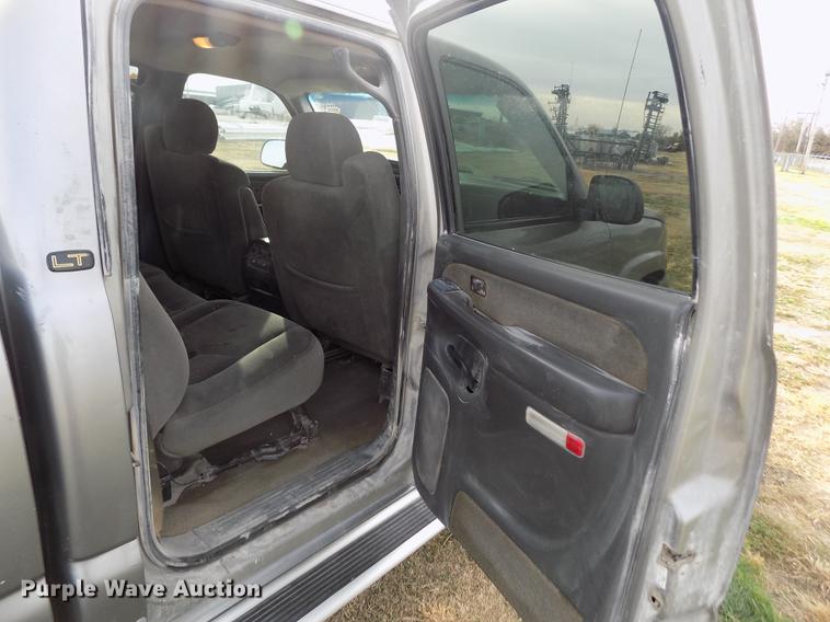 image for item DY9114 2003 Chevrolet Silverado 2500HD LT Crew Cab pickup truck