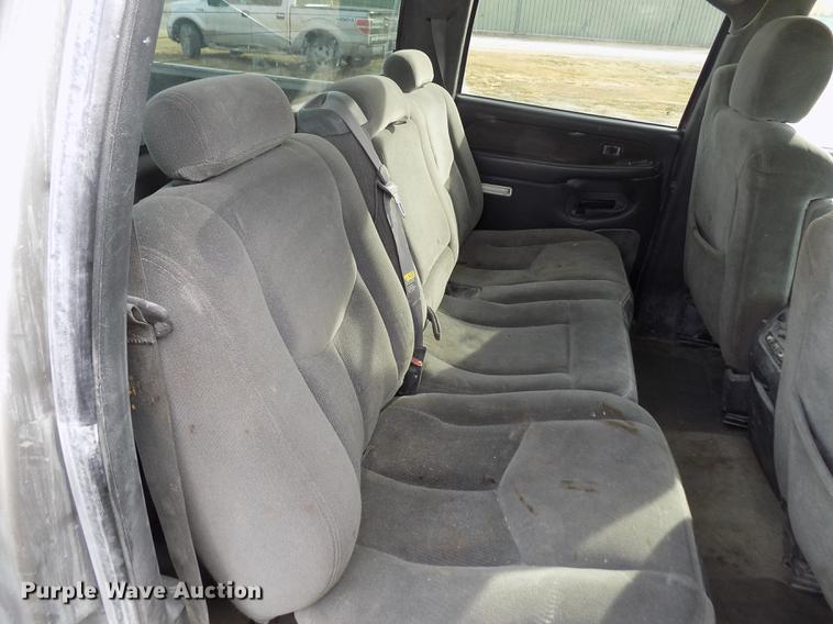 image for item DY9114 2003 Chevrolet Silverado 2500HD LT Crew Cab pickup truck