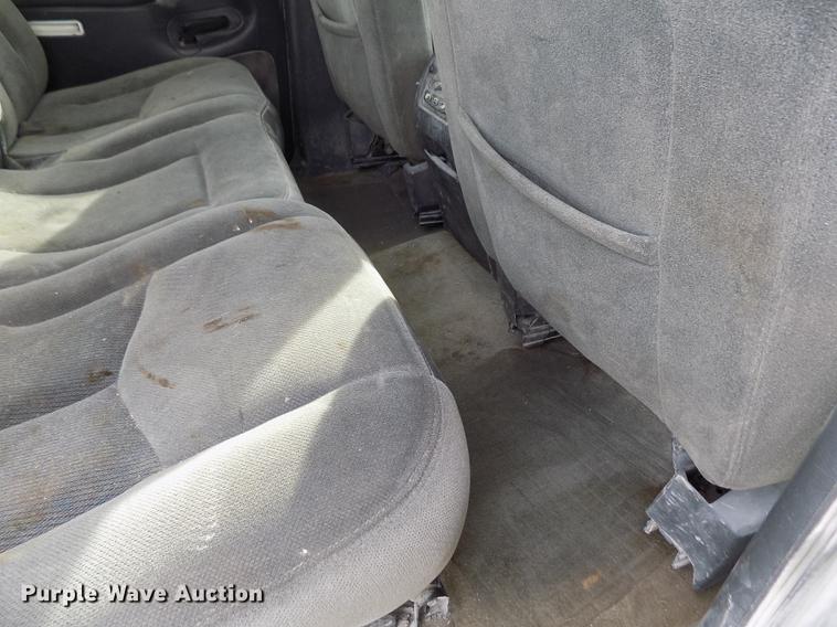 image for item DY9114 2003 Chevrolet Silverado 2500HD LT Crew Cab pickup truck