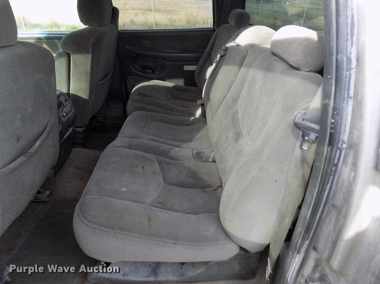 image for item DY9114 2003 Chevrolet Silverado 2500HD LT Crew Cab pickup truck