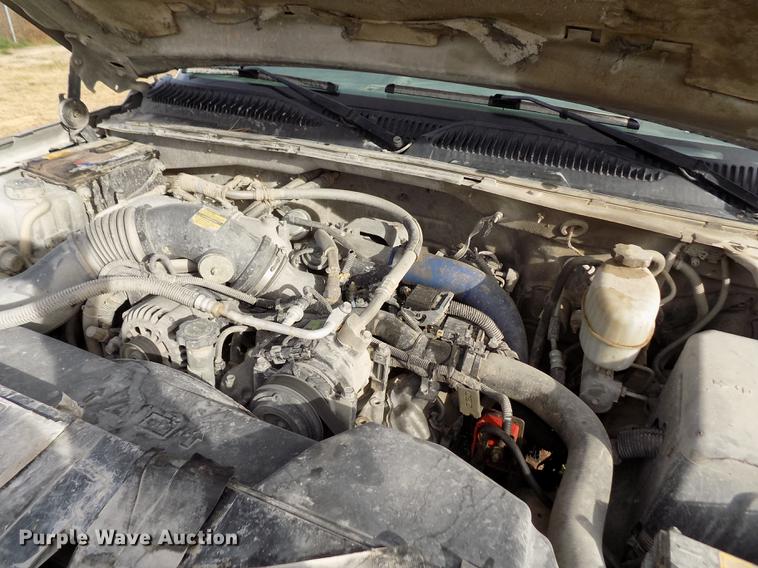 image for item DY9114 2003 Chevrolet Silverado 2500HD LT Crew Cab pickup truck