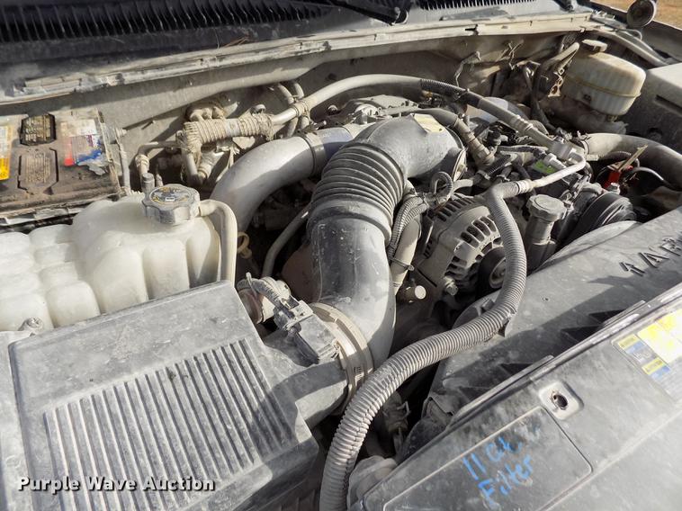 image for item DY9114 2003 Chevrolet Silverado 2500HD LT Crew Cab pickup truck