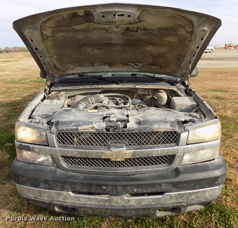 image for item DY9114 2003 Chevrolet Silverado 2500HD LT Crew Cab pickup truck