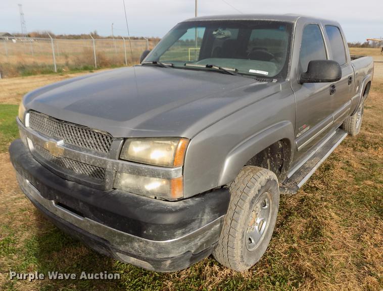 image for item DY9114 2003 Chevrolet Silverado 2500HD LT Crew Cab pickup truck