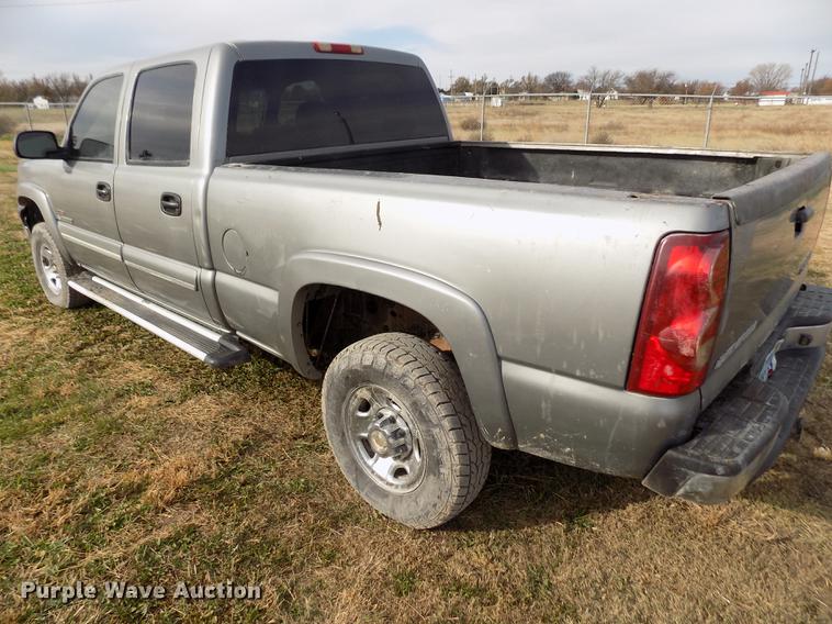 image for item DY9114 2003 Chevrolet Silverado 2500HD LT Crew Cab pickup truck