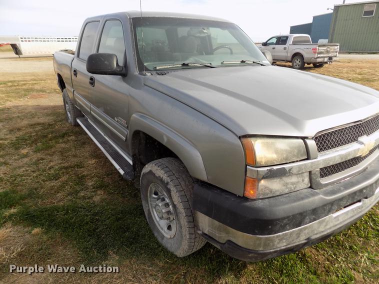 image for item DY9114 2003 Chevrolet Silverado 2500HD LT Crew Cab pickup truck