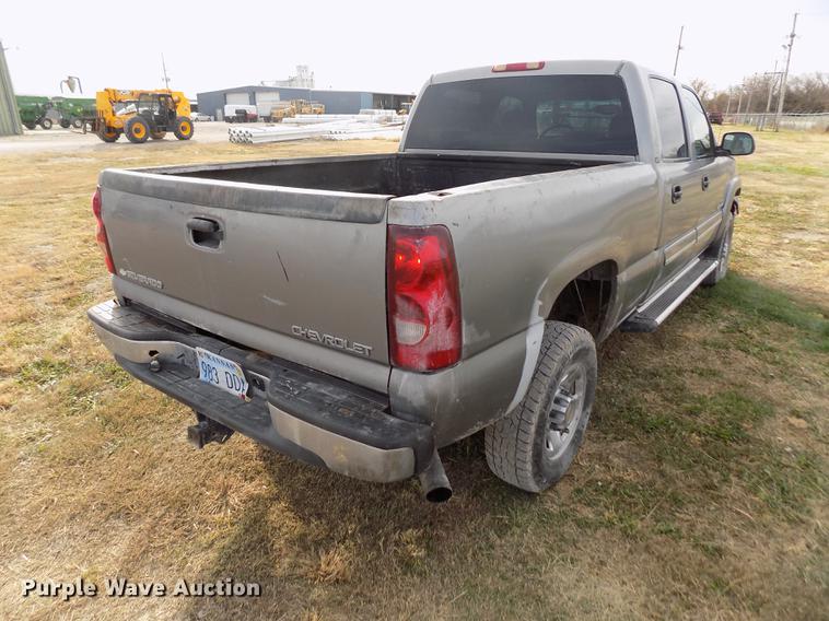 image for item DY9114 2003 Chevrolet Silverado 2500HD LT Crew Cab pickup truck