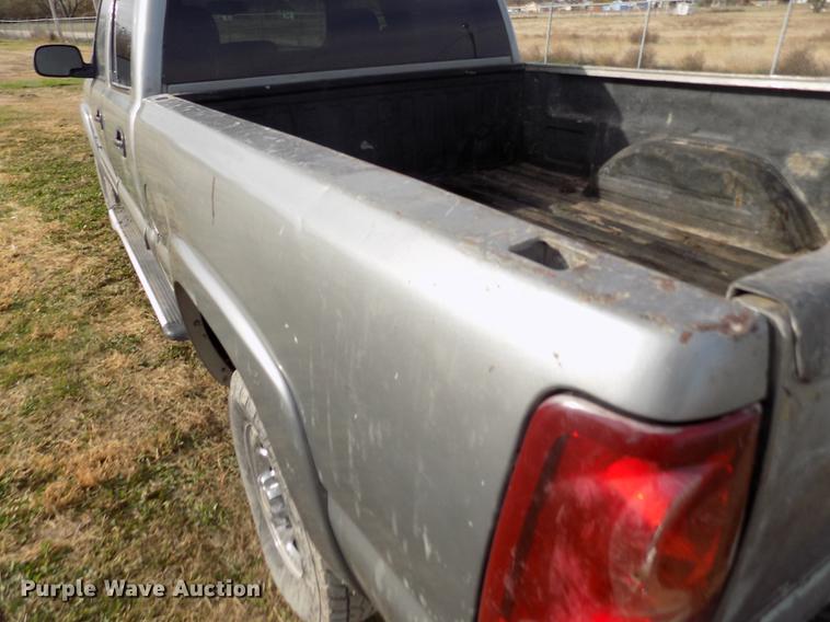 image for item DY9114 2003 Chevrolet Silverado 2500HD LT Crew Cab pickup truck