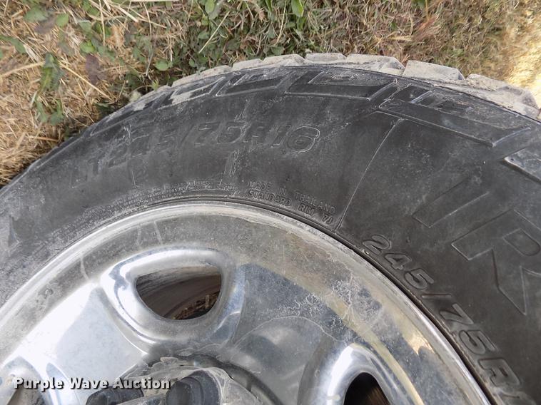 image for item DY9114 2003 Chevrolet Silverado 2500HD LT Crew Cab pickup truck