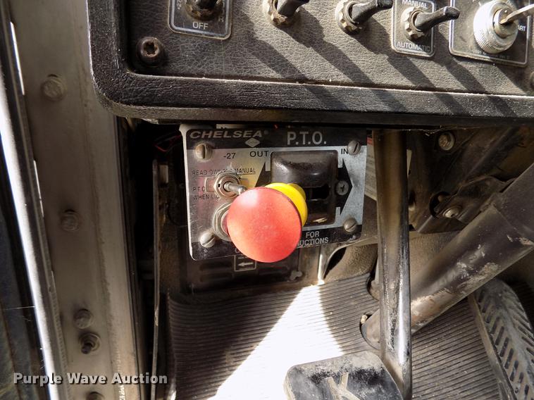 image for item DY9118 1998 Kenworth T800 semi truck