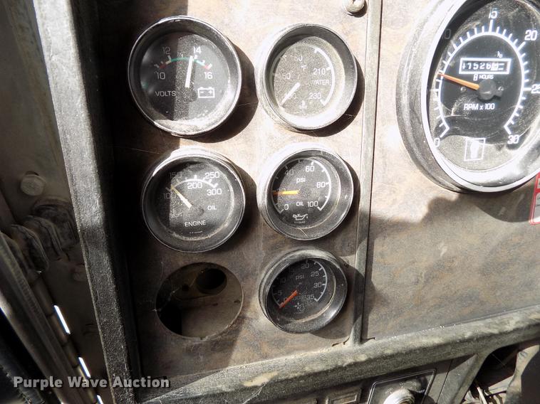 image for item DY9118 1998 Kenworth T800 semi truck