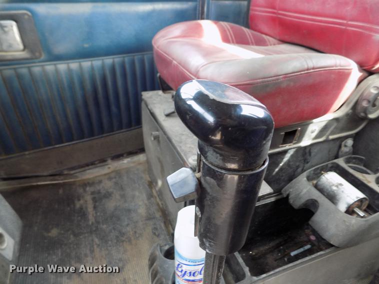 image for item DY9118 1998 Kenworth T800 semi truck