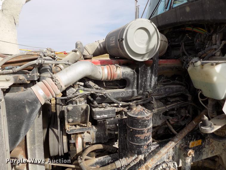 image for item DY9118 1998 Kenworth T800 semi truck