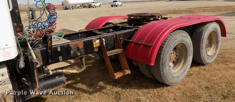 image for item DY9118 1998 Kenworth T800 semi truck