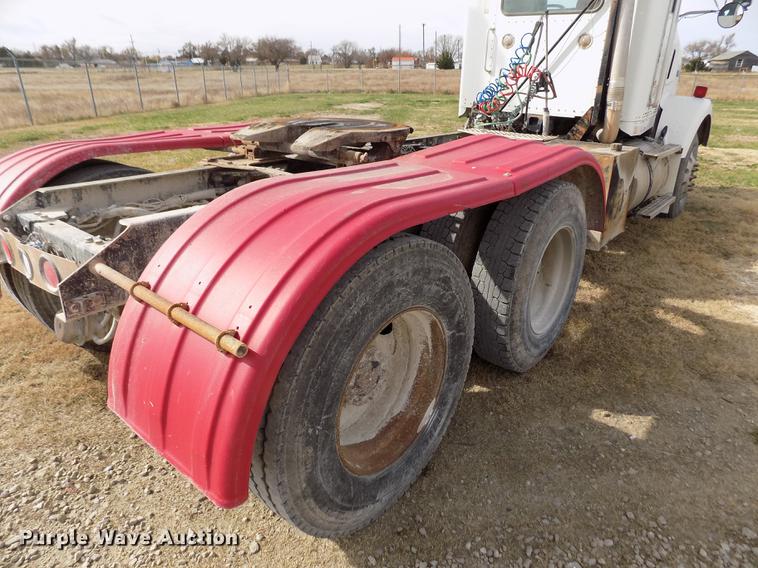 image for item DY9118 1998 Kenworth T800 semi truck