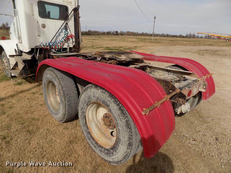 image for item DY9118 1998 Kenworth T800 semi truck