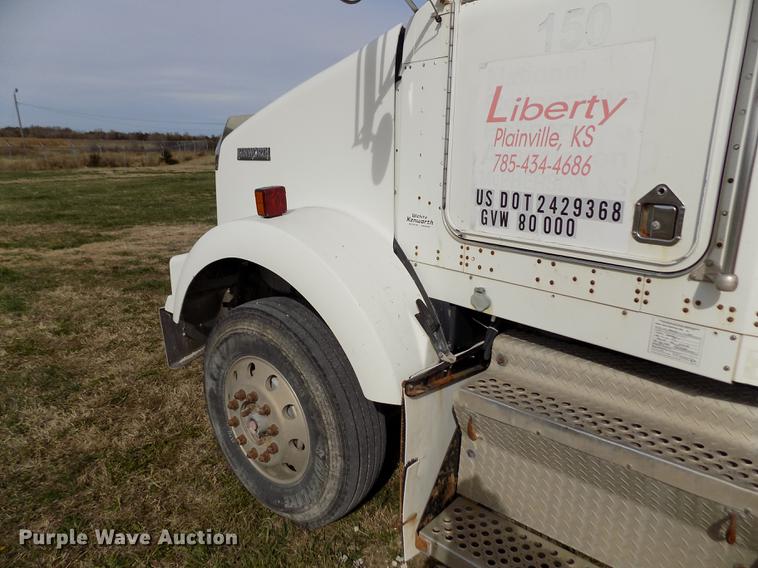 image for item DY9118 1998 Kenworth T800 semi truck