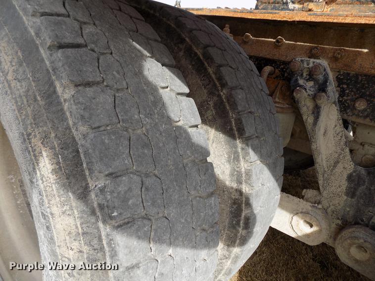 image for item DY9118 1998 Kenworth T800 semi truck