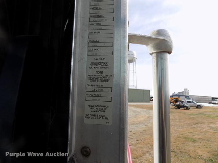 image for item DY9118 1998 Kenworth T800 semi truck