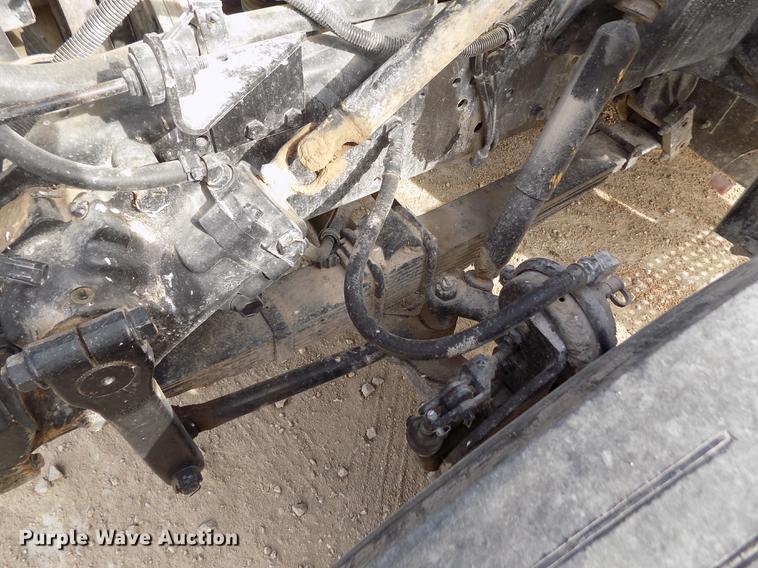 image for item DY9121 1996 International 4900 feed mixer truck