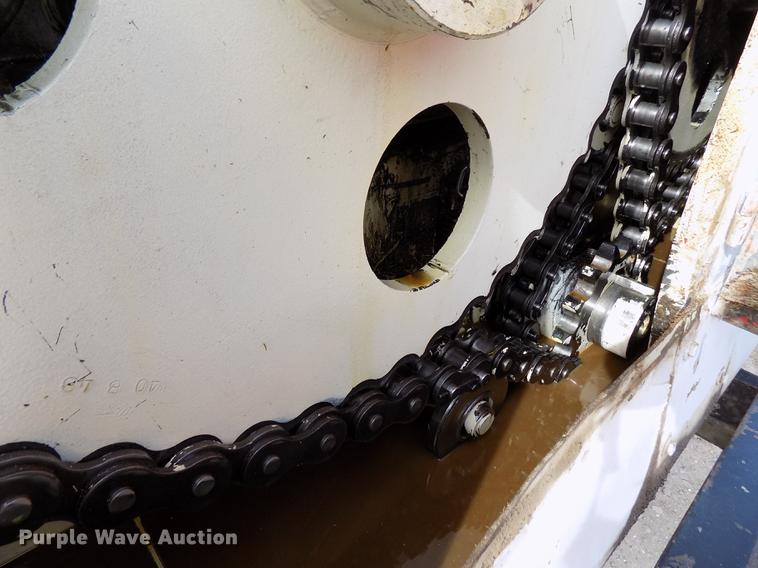 image for item DY9121 1996 International 4900 feed mixer truck