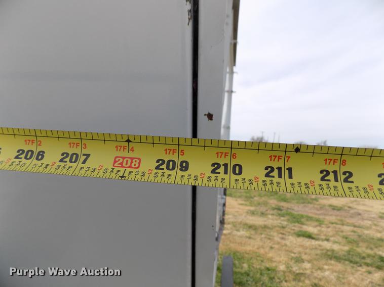 image for item DY9121 1996 International 4900 feed mixer truck