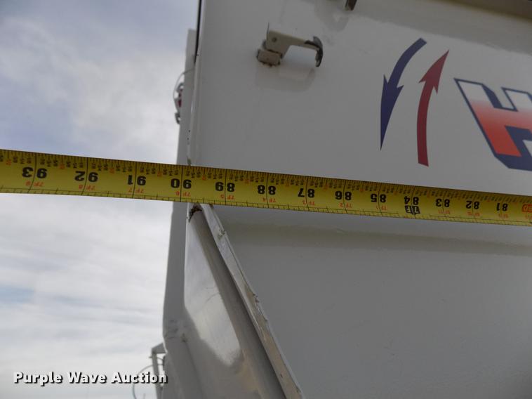 image for item DY9121 1996 International 4900 feed mixer truck