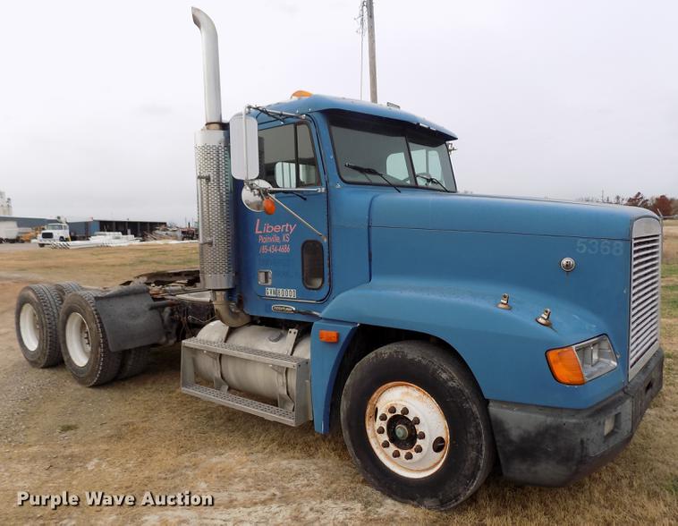 image for item DY9129 1997 Freightliner FL120 semi truck