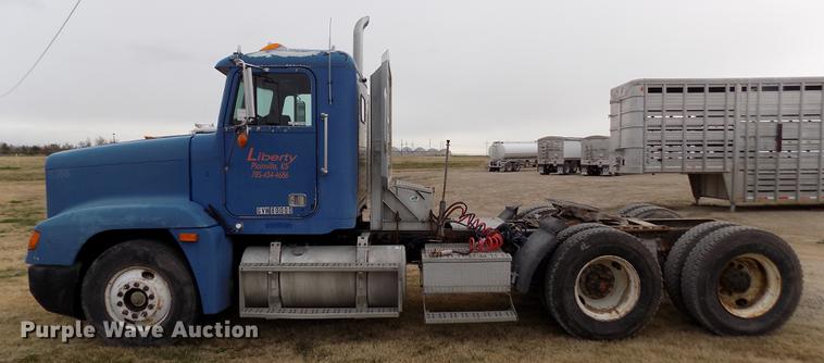image for item DY9129 1997 Freightliner FL120 semi truck